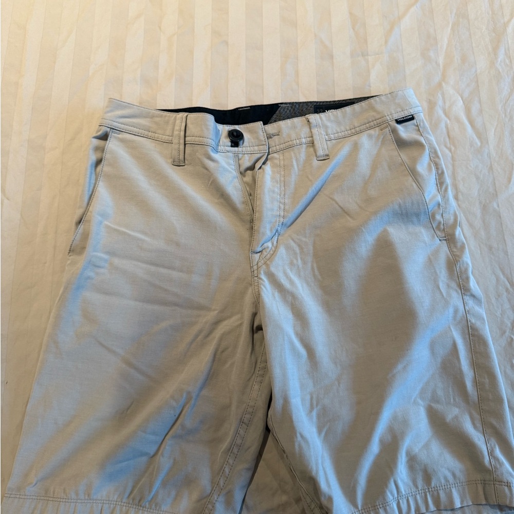 Men’s volcom shorts